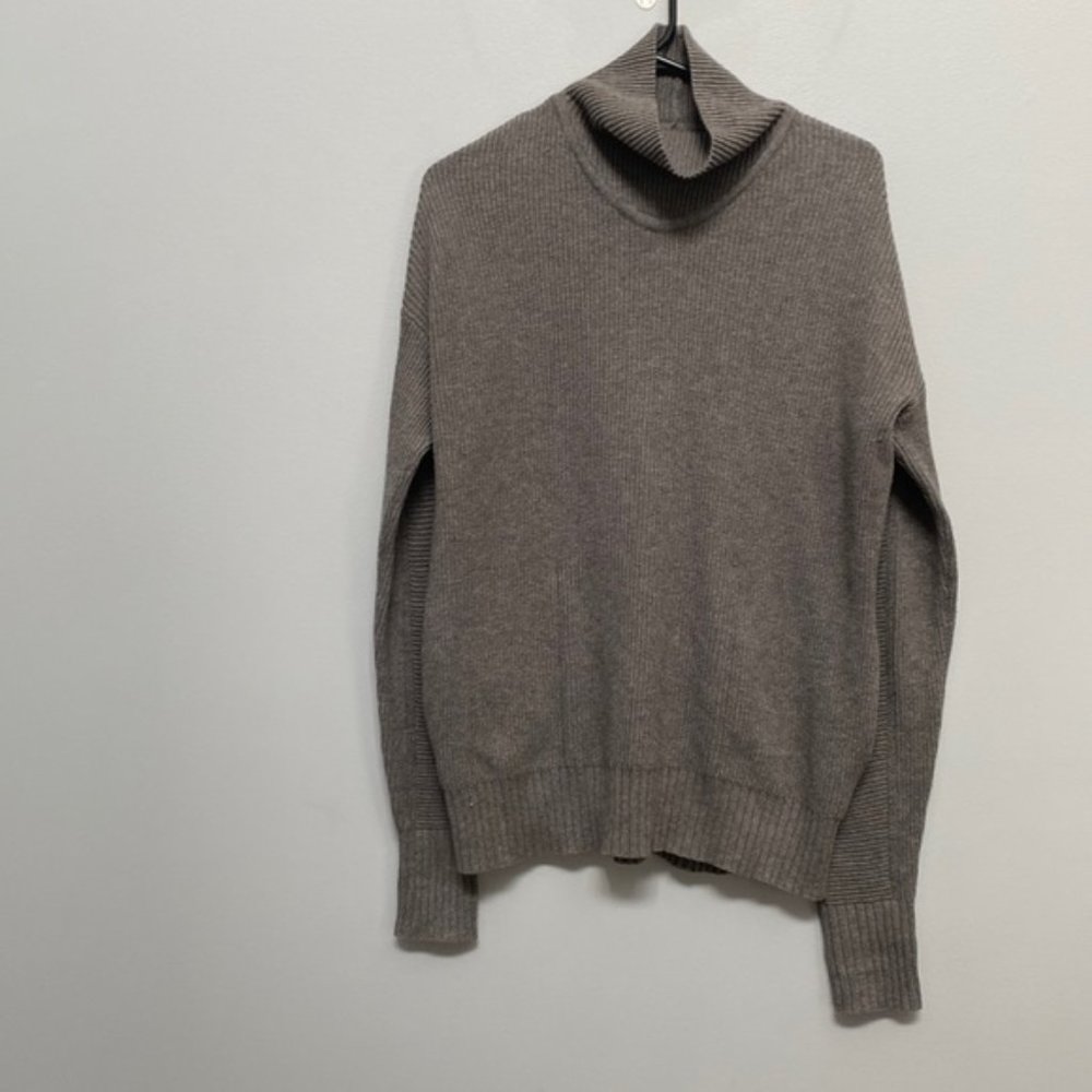 ❗️SOLD❗️Lululemon Sweat And Savasana Light Grey/Brown Sweater Size 6 - Picture 4 of 8